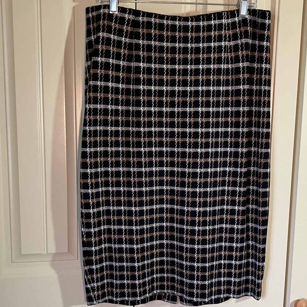 J. Jill Black Tan and White Plaid Pencil Skirt